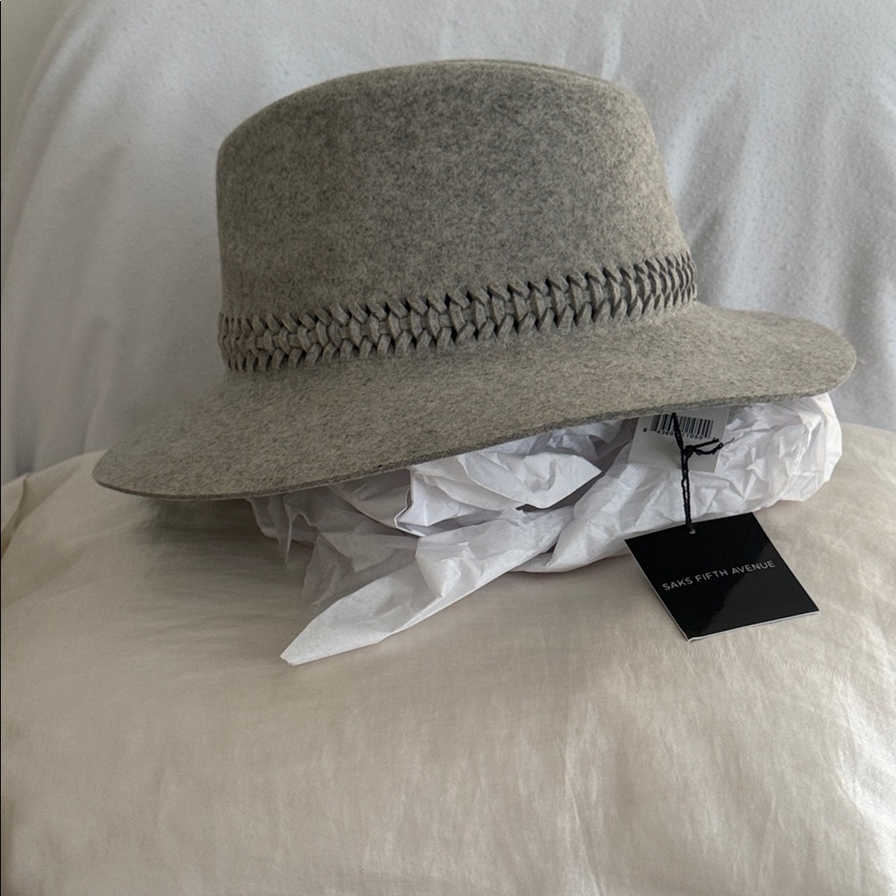 Saks Fifth Avenue Black and Gray Wool Hat